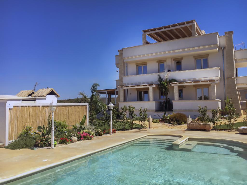 Blue And Blue Bed and Breakfast Torre San Giovanni Buitenkant foto